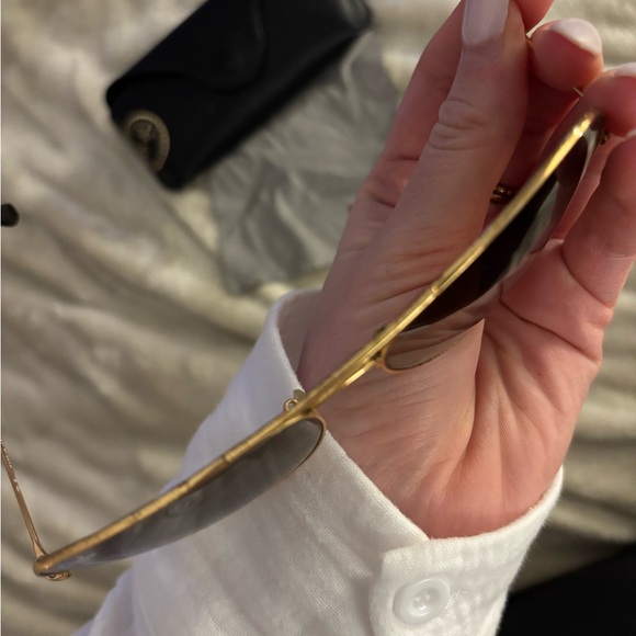 Ray-Ban Aviator Sunglasses with Gold Frame - Picture 5 of 5